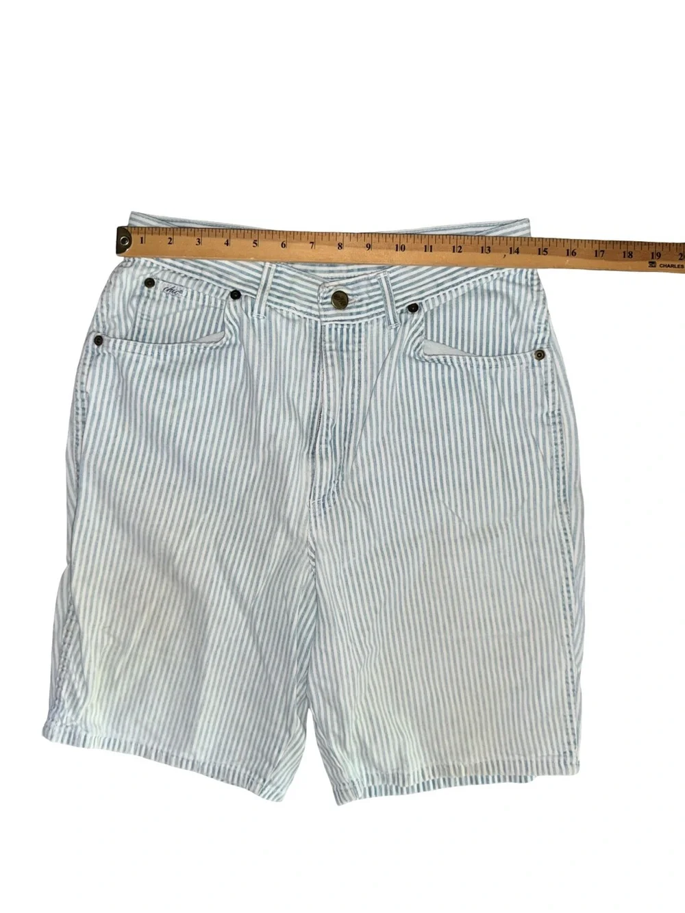 Vintage 70s 80s Chic Striped Denim Shorts baggy skater size 29 or small L